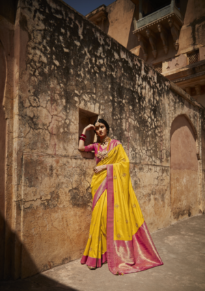 Girija Prabhu's photoshoot in Paithani saree is all about elegance | Times  of India